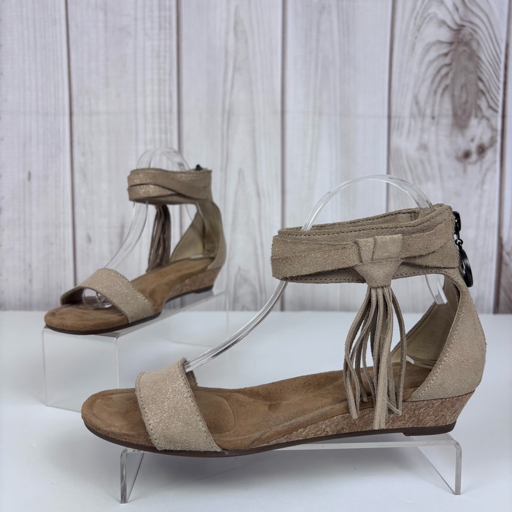 Koolaburra by Ugg Frosted Suede Leather Sandals Tassel Wedge Shoes Tan Size 7.5